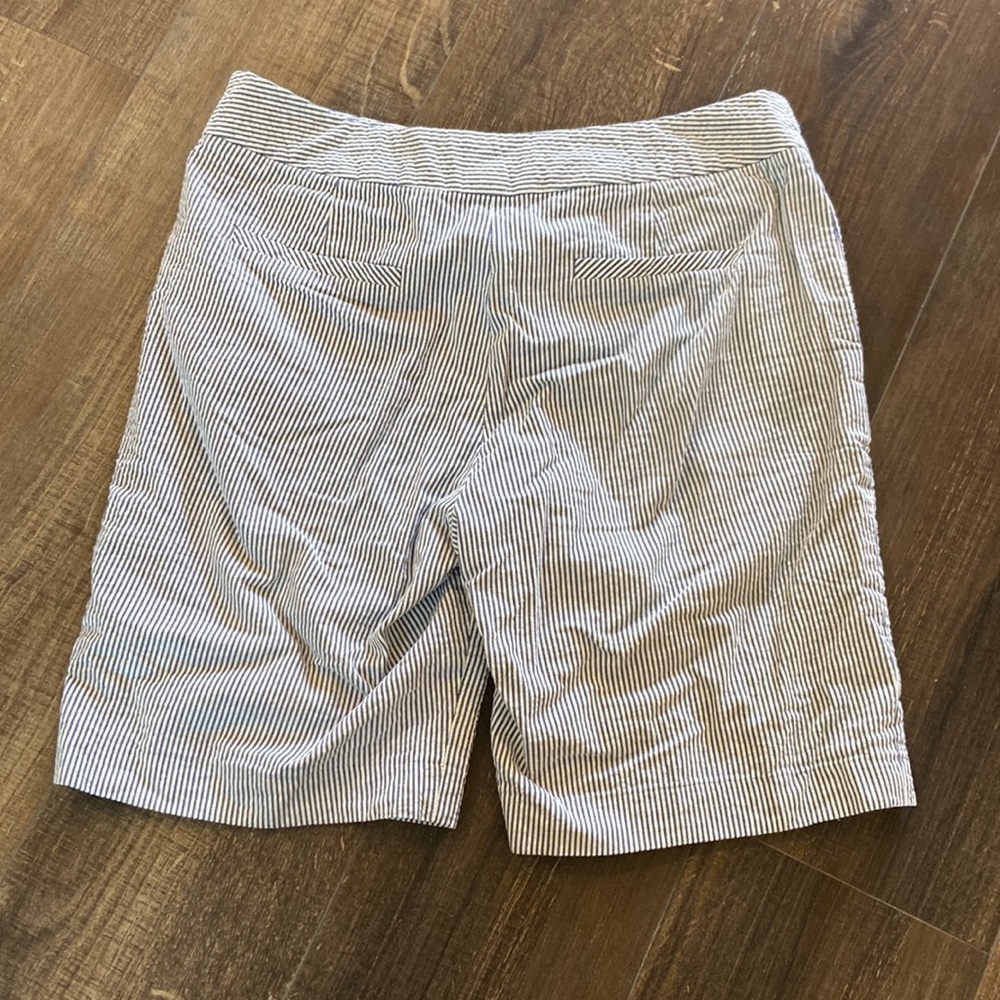 Carole Little Seersucker Striped Bermuda Short - Picture 4 of 5